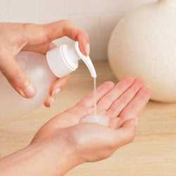 Texture gel nettoyant visage JU
